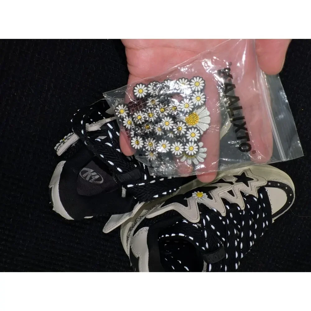 Kaalixto x MEDM Daisy Bread woman sneakers size 4